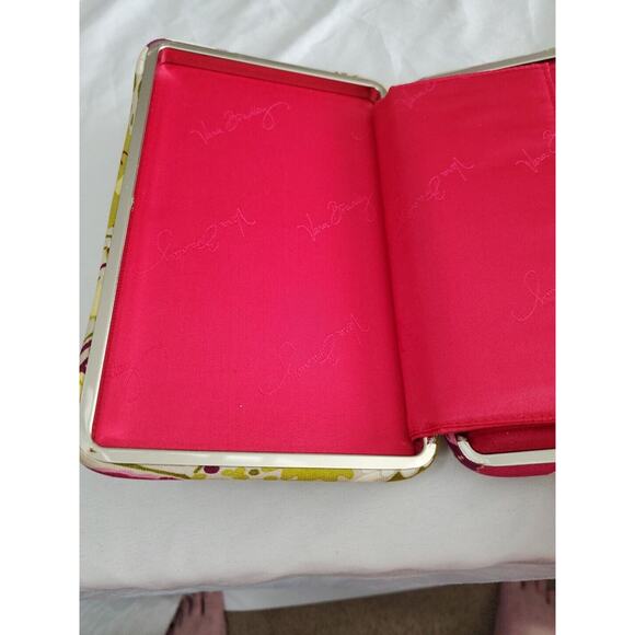 Vera Bradley Wallet Make Me Blush Pattern Clasp Close 9 Card Holders - Picture 8 of 10